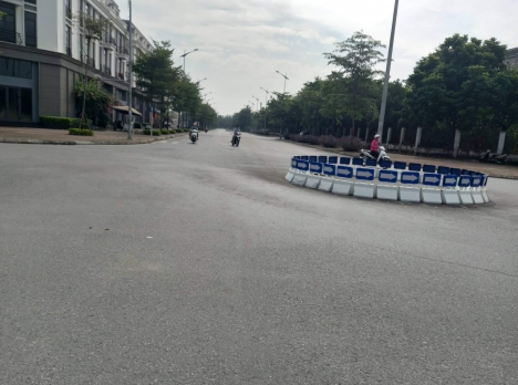 Bán Toà Nhà Văn Phòng 81m2  6 tầngt7m có Thang Máy nguyễn văn cừ mặt phố ô tô tránh kinh doanh