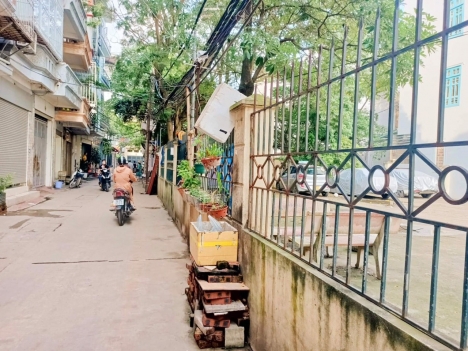 Chủ cần tiền bán gấp nhà ngõ 250 Kim Giang, Hoàng Mai , 41m, 5 tầng, MT 4m giá 4 tỷ 50 triệu, nhà