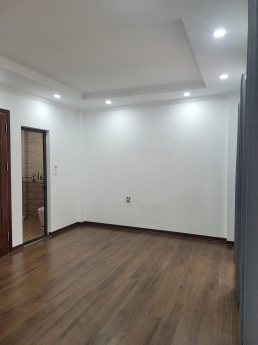 Dành cho KH dưới 3 tỷ có ngay nhà Quan Nhân Nhân Chính 30m gần ngõ thông ô tô ở sướng sổ đỏ CC xem