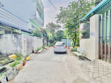 Bán lô đất hiếm 1/ hẻm 47 Trường Lưu, P. Long Trường, TP. Thủ Đức