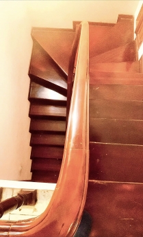 Nhà Nguyễn Trãi gần Ngã Tư Sở 47m2 , 5 tầng mặt tiền 4m , ô tô tránh, ngõ thông . Giá 10,5 Tỷ