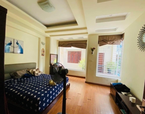 Bán nhà Hoàng Quốc Việt 52m2, phân lô, 3 thoáng, gara, ô tô tránh, kinh doanh, ở sướng