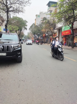 VỊ TRÍ SIÊU HIẾM 7 TẦNG THANG MÁY ĐẸP NHẤT PHỐ NGỌC LÂM -TOÀ  CCMN DOANH THU 70 TRIỆU  TC  HƠN 10 TỶ