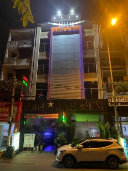 Bán KS đẹp MT Hà Huy Giáp thu nhập ổn định, giá 28 tỷ