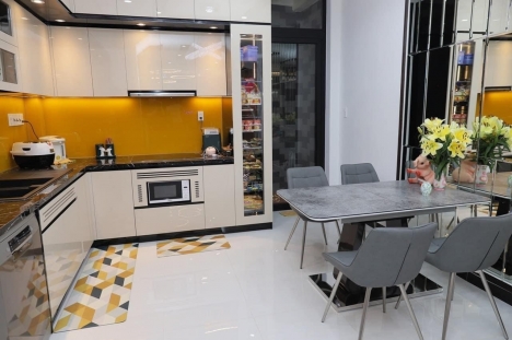 Bán gấp nhà BẠCH ĐẰNG, BÌNH THẠNH, 4.3m x 17m, 3 lầu, 8 tỷ