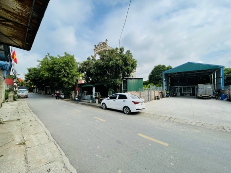 Cách Sân Bay Quốc Tế Nội Bài và Đường Võ Nguyên Giáp 1km. Giá 1x triệu thôi ạ
