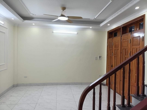 NHÀ NGÕ TO 604 NGỌC THỤY Ở NGAY – Ô TÔ ĐỔ CỔNG – 3xx tỷ -  (NT002)