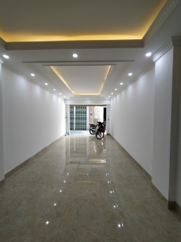 Bán Nhà Chu Huy Mân - Long Biên - GARA Ô TÔ - 7 TẦNG THANG MÁY - 42m2 - MT3.6m - 6.55 Tỷ