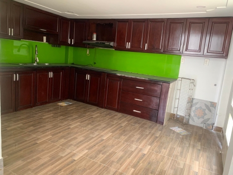 KẸT TIỀN MUA IP 14 CHỦ BÁN CĂN NHÀ  2 TẦNG MỚI XÂY VÀO Ở NGAY  TRUNG TÂM QUẬN 7