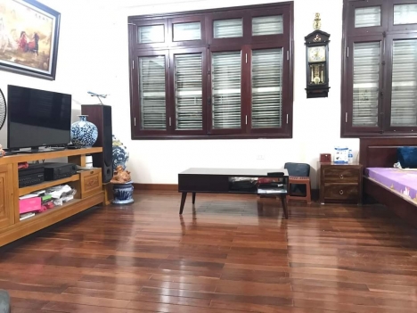 Bán tòa nhà tại phố Cầu Giấy 99m2 x 5 tầng Kinh doanh, ôtô vào nhà, cực đẹp, giá 16 tỷ 5