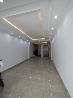 Bán Nhà Chu Huy Mân - Long Biên - GARA Ô TÔ - 7 TẦNG THANG MÁY - 42m2 - MT3.6m - 6.55 Tỷ