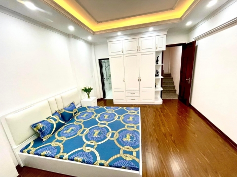 5.2 tỷ-nhà đẹp -ở luôn 35m -3 ngủ-  Ô tô  Nguyễn Chí Thanh, Ba Đình.