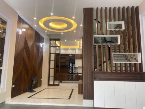 BÁN NHÀ NGÕ 640 NGUYỄN VĂN CỪ  82M  4 TẦNG NGÕ THÔNG VIEW SÂN TRƯỜNG HỌC CHỈ 7 TỶ 7