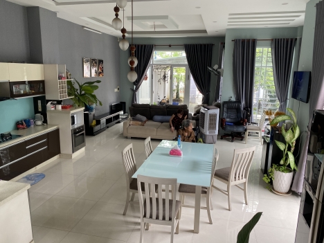 Bán đất tặng căn nhà 1 trệt 2 lầu Cạnh ĐH Việt Đức - TP Bến Cát - Bình Dương