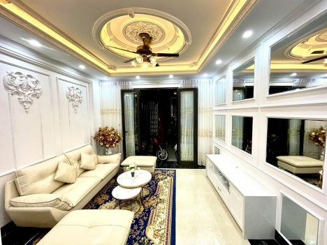5.2 tỷ-nhà đẹp -ở luôn 35m -3 ngủ-  Ô tô  Nguyễn Chí Thanh, Ba Đình.