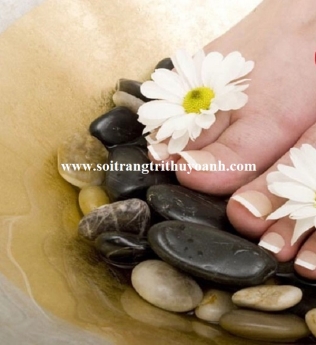 Sỏi đen bóng trang trí không gian nhà