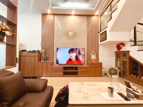 BÁN NHÀ 93 TRUNG KÍNH-CẦU GIẤY-PHỐ VIP-LÔ GÓC 3 THOÁNG-NGÕ RỘNG 3M-50M2X4T-NHỈNH 6 TỶ