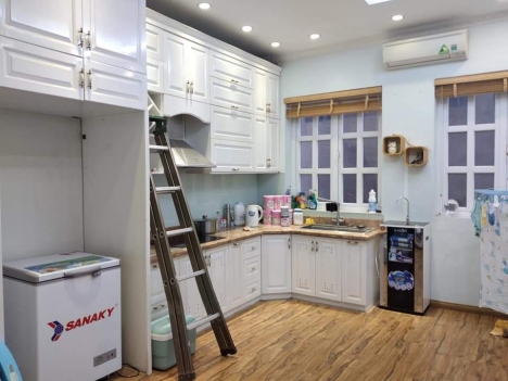 LÔ GÓC, ra đường chỉ bước, Ngọc Khánh 79 x 5 tầng, MT 5.4m, giá 8.5 tỷ