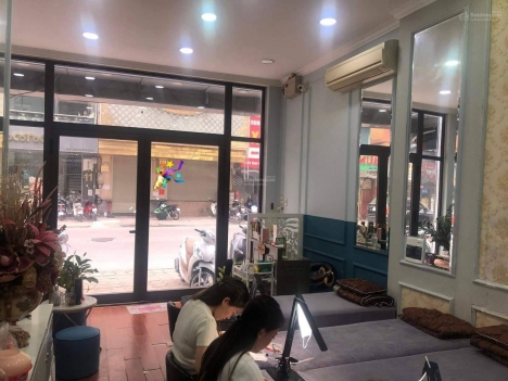 Bán tòa nhà tại phố Cầu Giấy 99m2 x 5 tầng Kinh doanh, ôtô vào nhà, cực đẹp, giá 16 tỷ 5