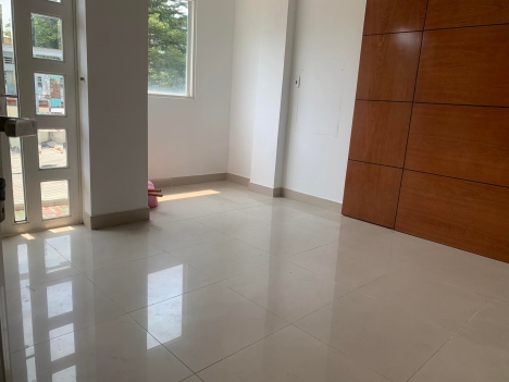 KẸT TIỀN MUA IP 14 CHỦ BÁN CĂN NHÀ  2 TẦNG MỚI XÂY VÀO Ở NGAY  TRUNG TÂM QUẬN 7