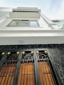 BÁN NHÀ RIÊNG GIÁ RẺ TẠI KHU VỰC ĐẠI KIM -HOÀNG MAI 
RẺ NHƯ CHO CHỈ HƠN 100 TR/1M 
GẦN TRƯỜNG CHỢ