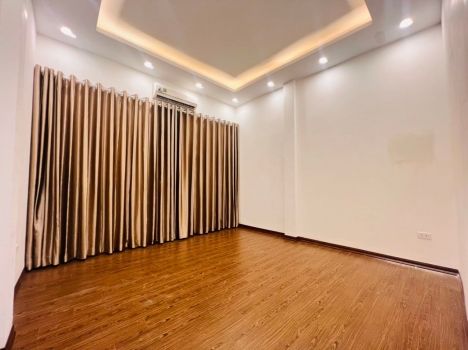 Siêu Hót hào Nam. 46m2 5 tầng mặt 4m. nhà mới ở luôn oto sát nhà.khu phân lô vip.giá 6.5ty