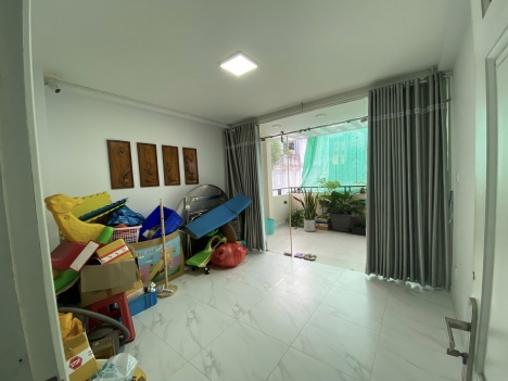 Nhà phân lô, Gara ô tô, kinh doanh đỉnh, Trân Quốc Hoàn 45m2, 9.8 tỷ