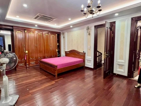 Bán nhà Lĩnh Nam OTO đỗ cổng, vài bước ra phố, 30m2x6 tầng, 5 ngủ chỉ 3,2 tỷ.