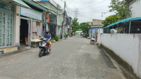 Bán 2 Nhà là 1 khu Đỗ Xuân Hợp đi vào Hẻm Xe Tải 110m2 ngang 8m chỉ hơn 4 Tỷ