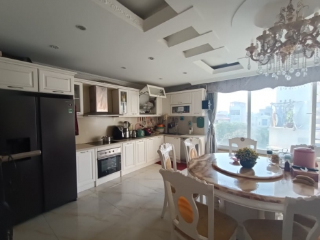 Homestay 7 tầng phố Bồ Đề - Ô tô - Thang máy - View sông – Dòng tiền khủng.