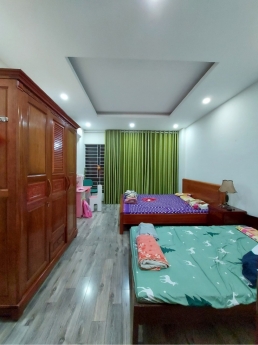 BÁN NHÀ PHỐ HÀO NAM: 49M2, 5 TẦNG, MT 4.5M, Ô TÔ ĐỖ 5M. 5.5 TỶ