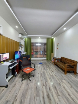 BÁN NHÀ PHỐ HÀO NAM: 49M2, 5 TẦNG, MT 4.5M, Ô TÔ ĐỖ 5M. 5.5 TỶ