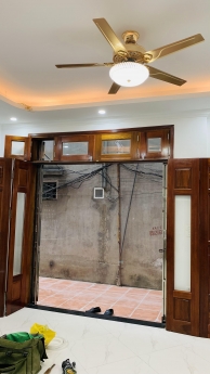 Cần bán nhà ngõ 1 Bùi Xương Trạch, Thanh Xuân, căn góc dt 37m2, mt 4m, cách ô tô 15m