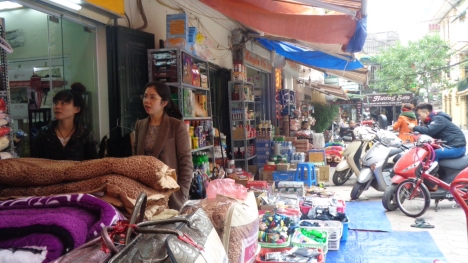 Mặt tiền đầu chợ Nguyễn Sơn, 4mx6.1m, 3 tầng. Giá 4 tỷ