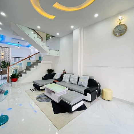 Tuyển gấp chồng cho em Hoa hậu chân dài phường 14 Gò Vấp!!!