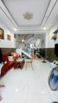 Bán gấp, nhà 4 tầng, mới, Đẹp, 4x20m, Đông Hưng Thuận , Tham Lương chỉ nhỉnh 6 tỷ.