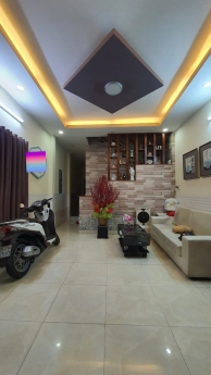 Nhà 2 mặt tiền, Q7, Huỳnh Tấn Phát ,Giá 5.75 tỷ, 4x15m2, 3 Tầng, 3PN, 3WC, Sổ vuông vức, công chứng