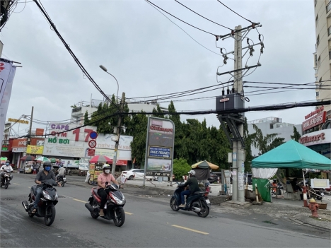 MẶT TIỀN SẦM UẤT , 91 m2, 5 TẦNG, CỔNG KCN TÂN BÌNH, DOANH THU 30 TRIÊU/THÁNG