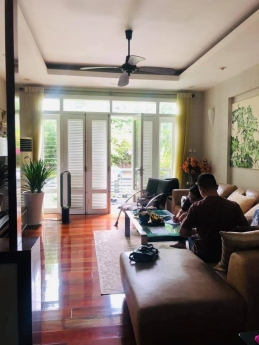 Kinh doanh đỉnh, Nguyễn Văn Huyên 63m x 5 tầng, giá 20 tỷ.