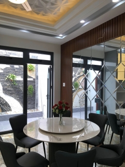 Bán nhà TT Nhà Bè, xe hơi, 110m2, 5 tầng mới thang máy, 12.5 tỷ!