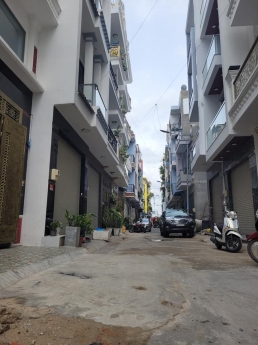 Khu nhà cao tầng, hẻm nhựa rộng 8m, 5 tầng, 4 x 14m, đường số 7, phường Bình Hưng Hòa, quận Bình