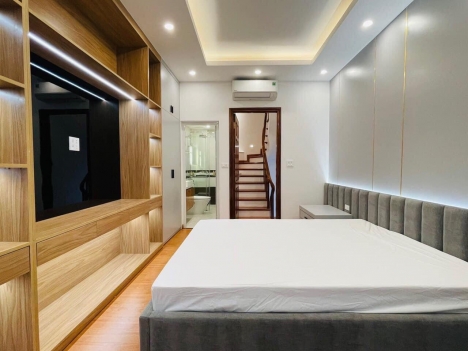 BÁN NHÀ PHỐ TRƯỜNG CHINH: 51M2, 5 TẦNG, 4 NGỦ, MT 5M, Ô TÔ ĐỖ CỬA. 5.4 TỶ
