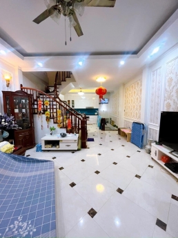Bán nhà mặt phố Lý Thường Kiệt Hà Đông 50m2 6 tầng mặt tiền 5m giá 10.5 tỷ (Có TL)