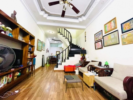 Nhà Cầu Giấy kinh doanh đỉnh, ô tô đỗ cửa, 60m, thông số vàng, 10.5 tỷ