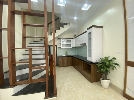 BÁN NHÀ PHỐ THANH NHÀN: 52M2, 5 TẦNG, MT 5M, Ô TÔ ĐỖ 10M, NGÕ 3 GÁC. 5.45 TỶ