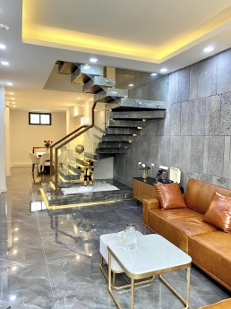 BÁN NHÀ NGUYỄN VĂ CỪ GẦN BỆNH VIỆN QUỐC TẾ BẮC HÀ , LÔ GÓC , NGÕ THÔNG , TẶNG FULL NỘI THẤT 40m2 ,
