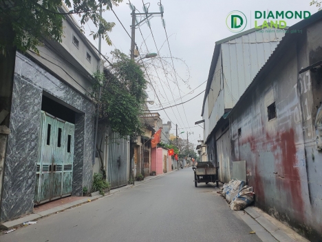104m2 tại tổ 17 thị trấn Đông Anh . đường rộng ,ngõ thông . giá ngộp ngân hàng