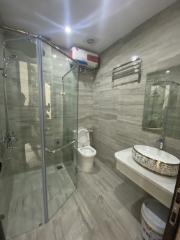 BÁN NHÀ PHỐ THANH NHÀN: 52M2, 5 TẦNG, MT 5M, Ô TÔ ĐỖ 10M, NGÕ 3 GÁC. 5.45 TỶ