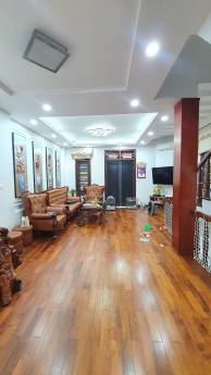 Bán nhà phố Văn Cao - Ba Đình, nhà đẹp, 50m2 x 6 tầng, giá 6.3 tỷ