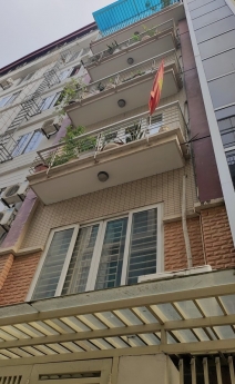 Nhà đẹp Trần Quý Kiên 58m2, phân lô, 2 thoáng, ô tô tránh, kinh doanh, ở sướng